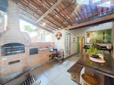 Casa com 4 Quartos para alugar, 253m² no Santa Branca, Belo Horizonte