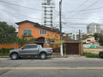 Casa com 5 Quartos à venda, 386m² no Riviera Fluminense, Macaé