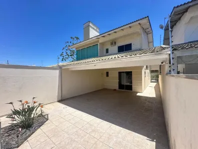 Sobrado com 3 Quartos à venda, 125m² no Santa Regina, Camboriú
