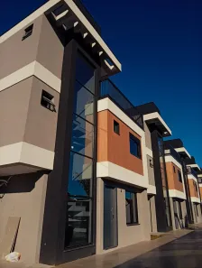 Sobrado com 3 Quartos à venda, 184m² no Portão, Curitiba