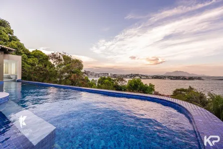 Casa de Condomínio com 4 Quartos à venda, 421m² no Praia da Costa, Vila Velha