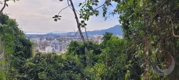 Lote/Terreno à venda, 794m² no Córrego Grande, Florianópolis