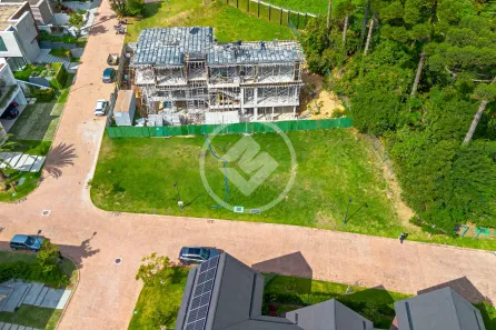 Lote/Terreno à venda, 723m² no Santa Felicidade, Curitiba