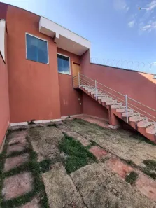 Casa com 3 Quartos para alugar, 64m² no Novo Centro, Santa Luzia