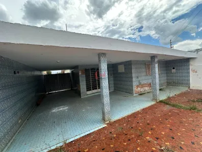 Casa com 3 Quartos à venda, 221m² no Parque São Judas Tadeu, Presidente Prudente
