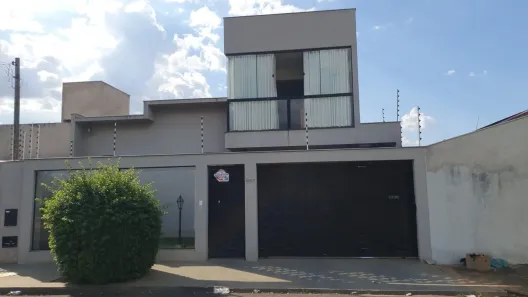 Casa com 3 Quartos à venda, 199m² no Canaã, Londrina