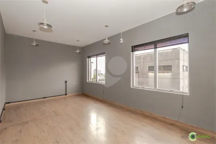 Sala Comercial para venda ou aluguel, 32m² no Moinhos de Vento, Porto Alegre