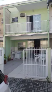Sobrado com 2 Quartos à venda, 67m² no Itacolomi, Balneário Piçarras