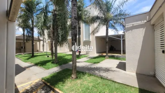Casa com 2 Quartos à venda, 80m² no Jardim Ipanema, Uberlândia