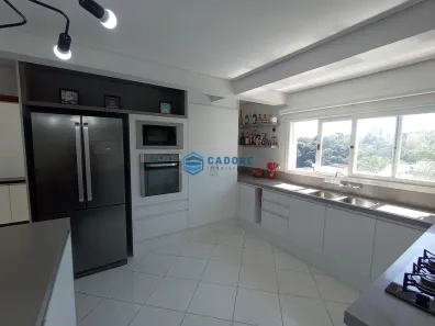 Sobrado com 4 Quartos à venda, 268m² no Vinhedos, Caxias do Sul