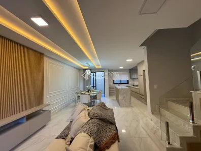 Sobrado com 3 Quartos à venda, 159m² no Água Verde, Curitiba