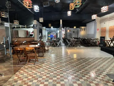 Imóvel Comercial com 4 Quartos para alugar, 420m² no Centro, Londrina