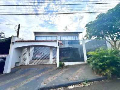 Sobrado com 4 Quartos à venda, 226m² no Centro, Londrina
