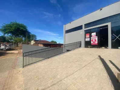 Galpão/Depósito/Armazém para alugar, 800m² no Sabará III, Londrina