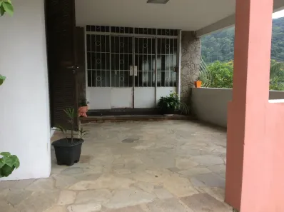 Casa com 3 Quartos à venda, 160m² no Bingen, Petrópolis