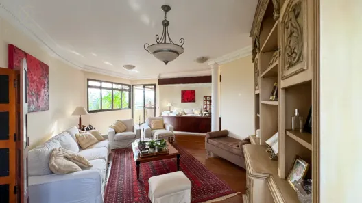Apartamento com 3 Quartos para alugar, 240m² no Caiçaras, Londrina