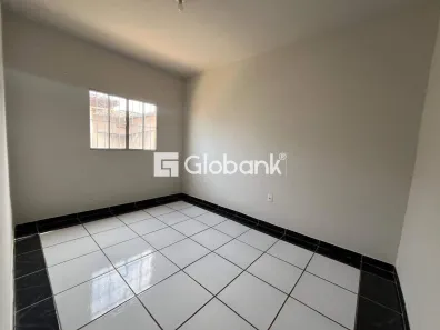 Apartamento com 2 Quartos para alugar, 60m² no Vila Regina, Montes Claros