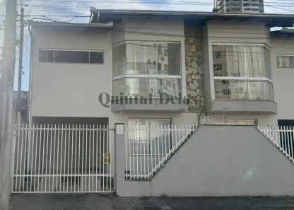 Sobrado com 3 Quartos à venda, 159m² no Vila Operária, Itajaí