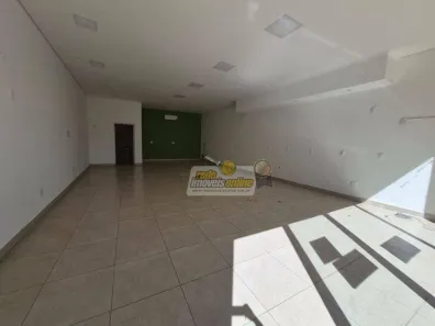 Ponto Comercial para alugar, 231m² no São Benedito, Uberaba