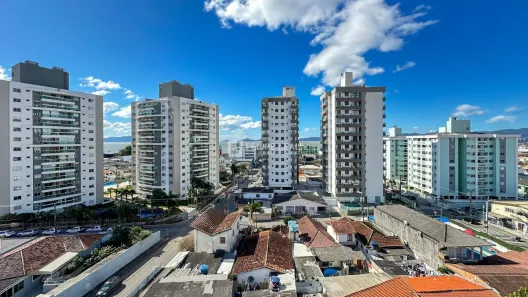 Apartamento com 2 Quartos à venda, 70m² no Barreiros, São José