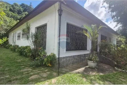 Casa com 3 Quartos à venda, 410m² no Bingen, Petrópolis