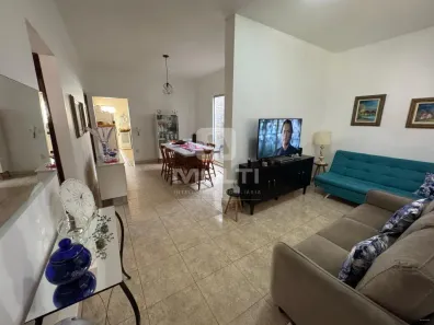 Casa com 3 Quartos à venda, 150m² no Laranjeiras, Uberlândia