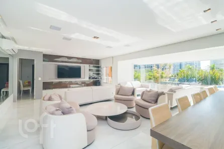 Apartamento com 4 Quartos à venda, 210m² no Jardim do Salso, Porto Alegre