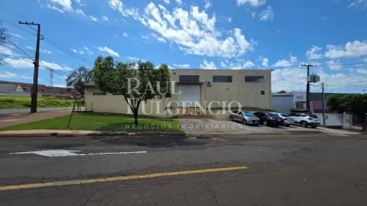 Galpão/Depósito/Armazém para alugar, 1100m² no Tarobá, Londrina
