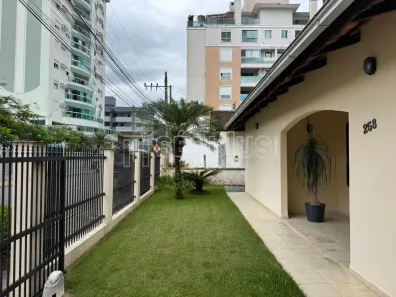 Casa com 3 Quartos à venda, 250m² no Centro, Jaraguá do Sul