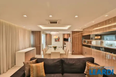 Apartamento com 3 Quartos à venda, 253m² no Alphaville Centro Industrial e Empresarial/Alphaville., Barueri