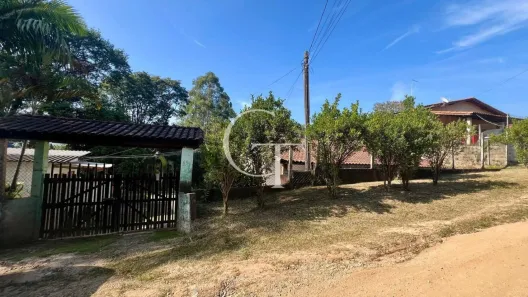 Fazenda/Sítio com 3 Quartos à venda, 158m² no Mombaça, São Roque