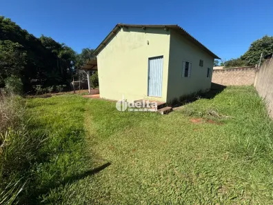 Fazenda/Sítio com 3 Quartos à venda, 148m² no Morada dos Pássaros, Uberlândia