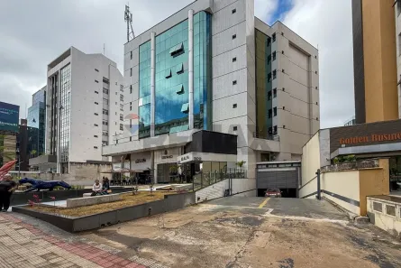 Prédio Comercial para alugar, 2000m² no Vale do Sereno, Nova Lima