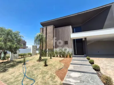 Casa de Condomínio com 3 Quartos à venda, 250m² no Granja Marileusa, Uberlândia