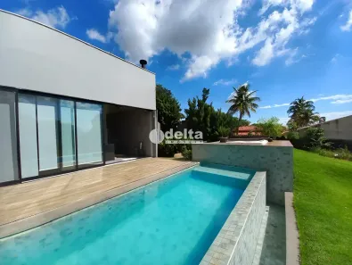 Fazenda/Sítio com 6 Quartos à venda, 490m² no Mansões Aeroporto, Uberlândia