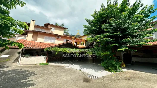 Casa com 5 Quartos para alugar, 300m² no Trindade, Florianópolis