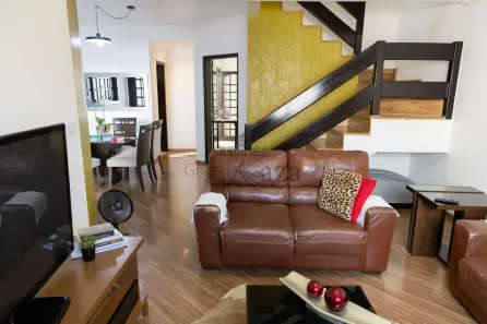 Sobrado com 3 Quartos à venda, 97m² no Vila Formosa, Jacareí