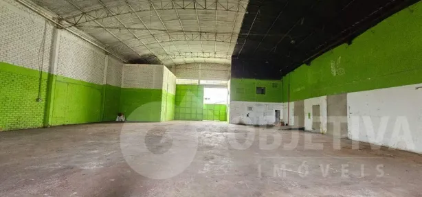 Galpão/Depósito/Armazém para alugar, 860m² no Custódio Pereira, Uberlândia
