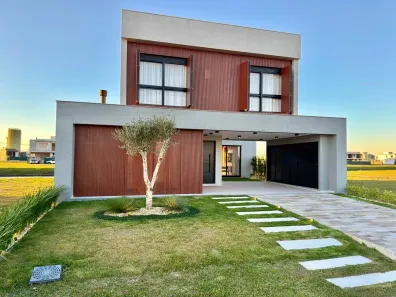 Casa de Condomínio com 4 Quartos à venda, 252m² no , Xangri-lá