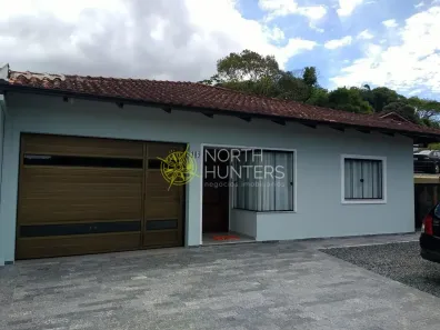 Casa com 3 Quartos à venda, 230m² no Santa Catarina, Joinville