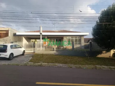 Casa com 3 Quartos para alugar, 230m² no Jardim das Américas, Curitiba