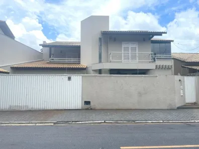 Casa com 4 Quartos para alugar, 169m² no Centro, Campos dos Goytacazes