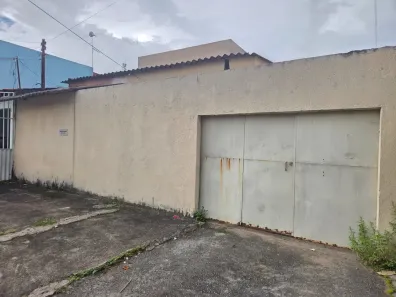 Casa com 2 Quartos para alugar, 150m² no Recanto das Emas, Brasília