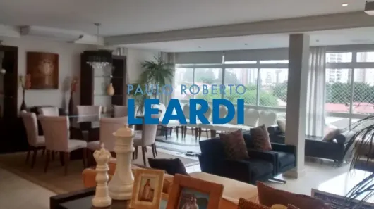 Sobrado com 5 Quartos para alugar, 501m² no Jardim Londrina, São Paulo