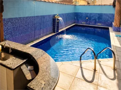 Casa com 3 Quartos à venda, 251m² no Embaré, Santos