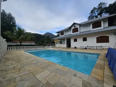 Casa de Condomínio com 3 Quartos à venda, 320m² no Vargem Grande, Teresópolis