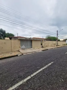 Casa com 3 Quartos para alugar, 780m² no Fátima, Teresina