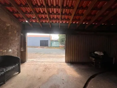 Casa com 3 Quartos à venda, 200m² no Parque dos Girassóis, Uberaba