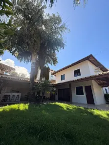Casa de Condomínio com 3 Quartos para alugar, 160m² no Buraquinho, Lauro de Freitas