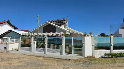 Casa com 4 Quartos à venda, 250m² no Centro, Penha